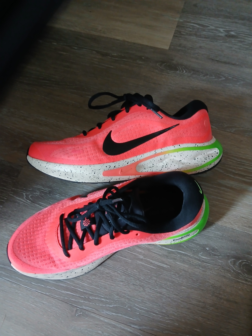 Nike Women’s Journey  Running Shoes - Bright Crimson/Black/Green